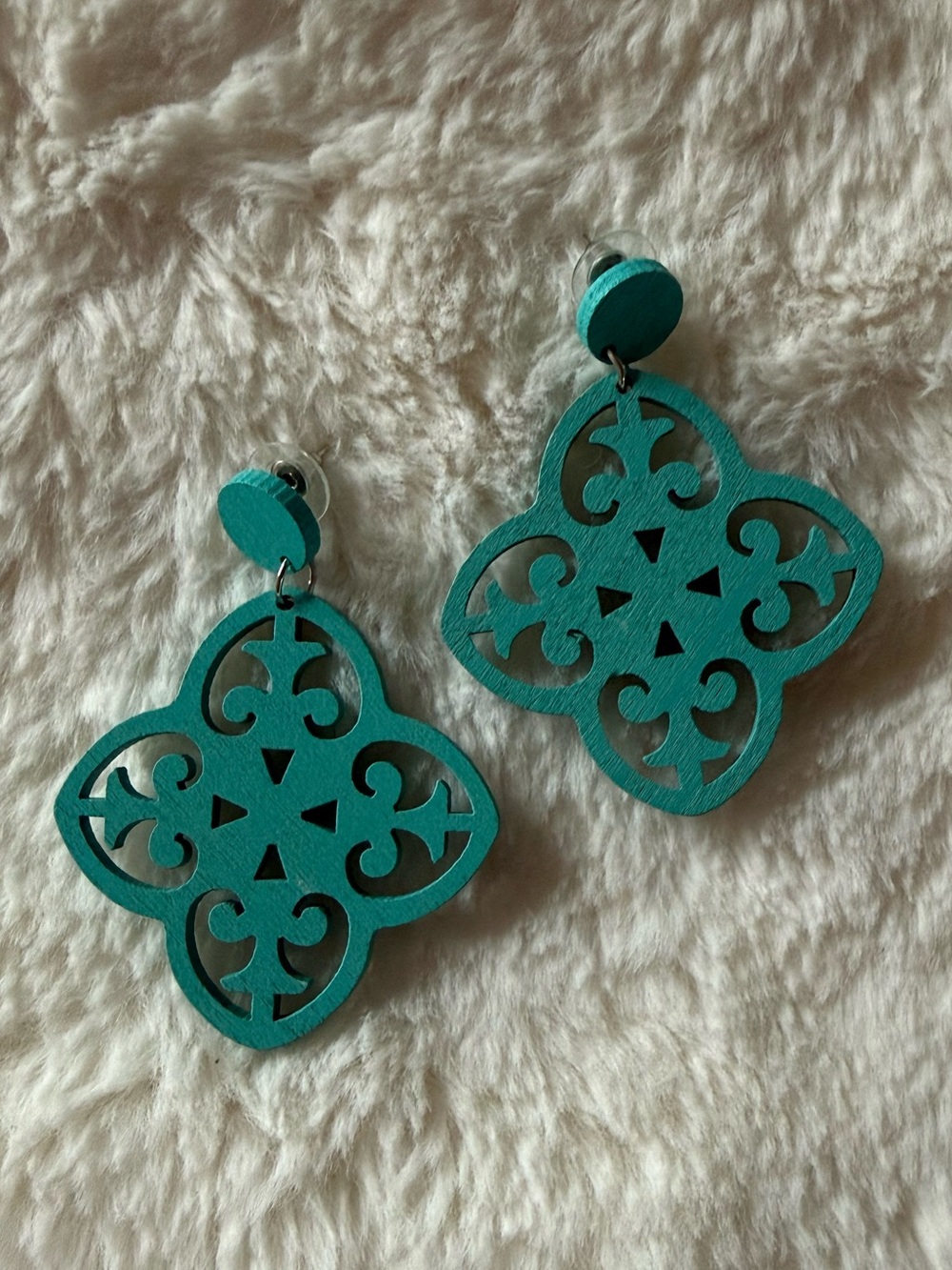 Turquoise Wooden Floral Cutout Drop Earrings - Women Accessories